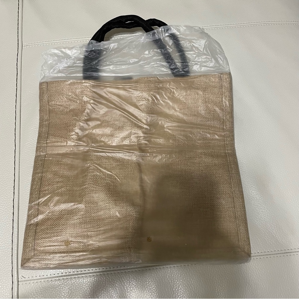 Stylish Beach-Themed Tote Bag With Letter Print - Picture 3 of 6